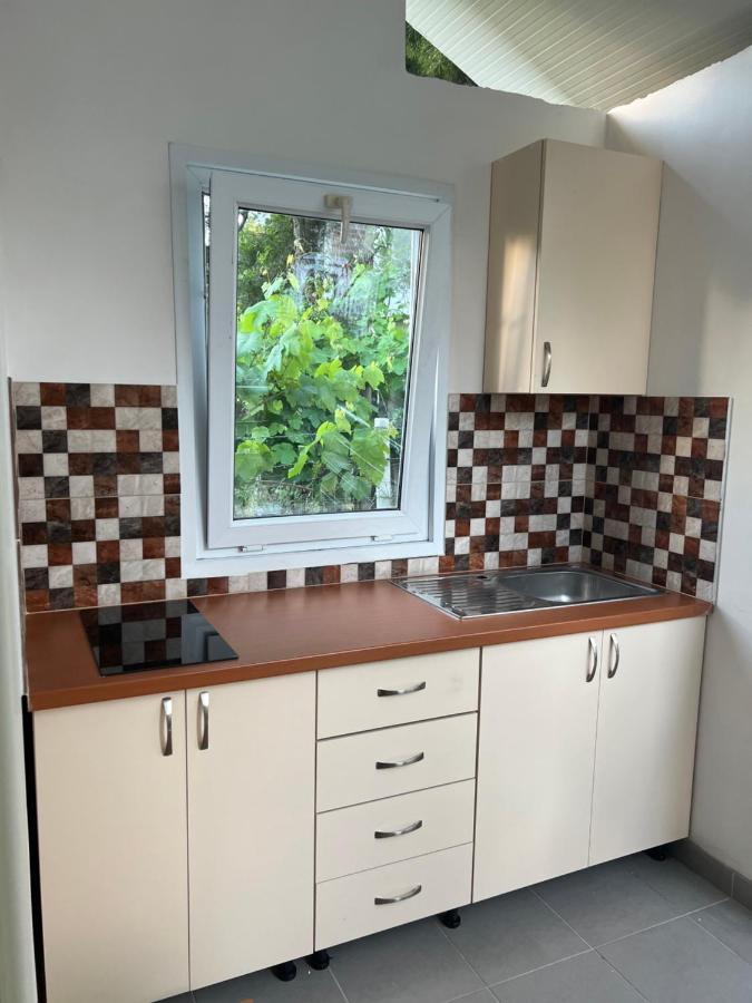 Rooms For Rent Habipi Vlorë 외부 사진