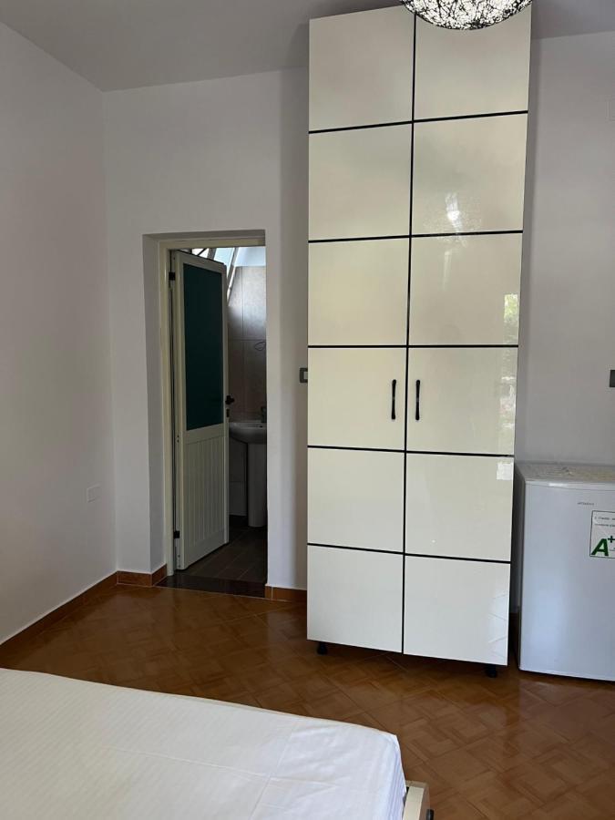Rooms For Rent Habipi Vlorë 외부 사진